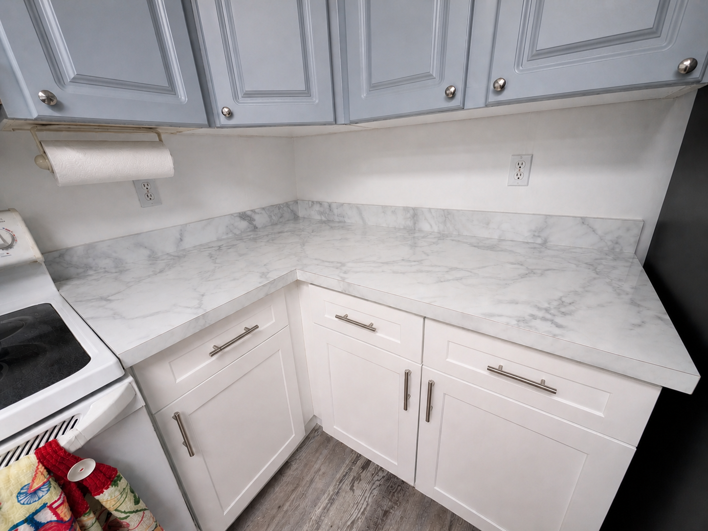 Kitchen corner after countertop replacement